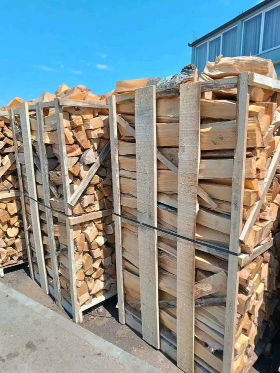 Caisses-palettes de bois fendu